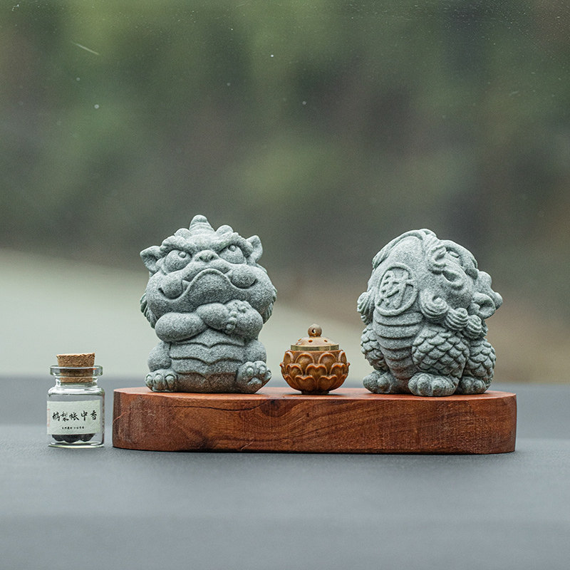 新中式招财小貔貅车载香熏高档摆件汽车中控台车内客厅桌面装饰品
