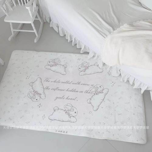 原创爱心兔兔地毯圆形长方形可爱少女心卡通床边地毯卧室法兰绒