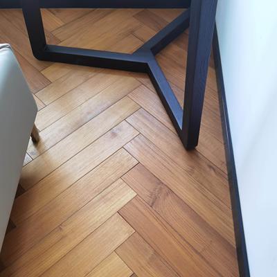 正宗缅甸柚木防潮防虫原木纯实木环保地板带背垫人字拼