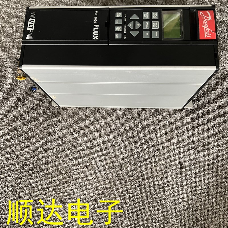 丹佛斯VLT5000变频器5.5KW 380V VLT5008FT5B20SBR3DLF00A00C0