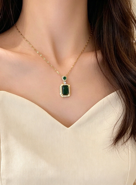 高级感祖母绿水晶项链女微镶锆石2026年新年款锁骨链气质饰品配饰