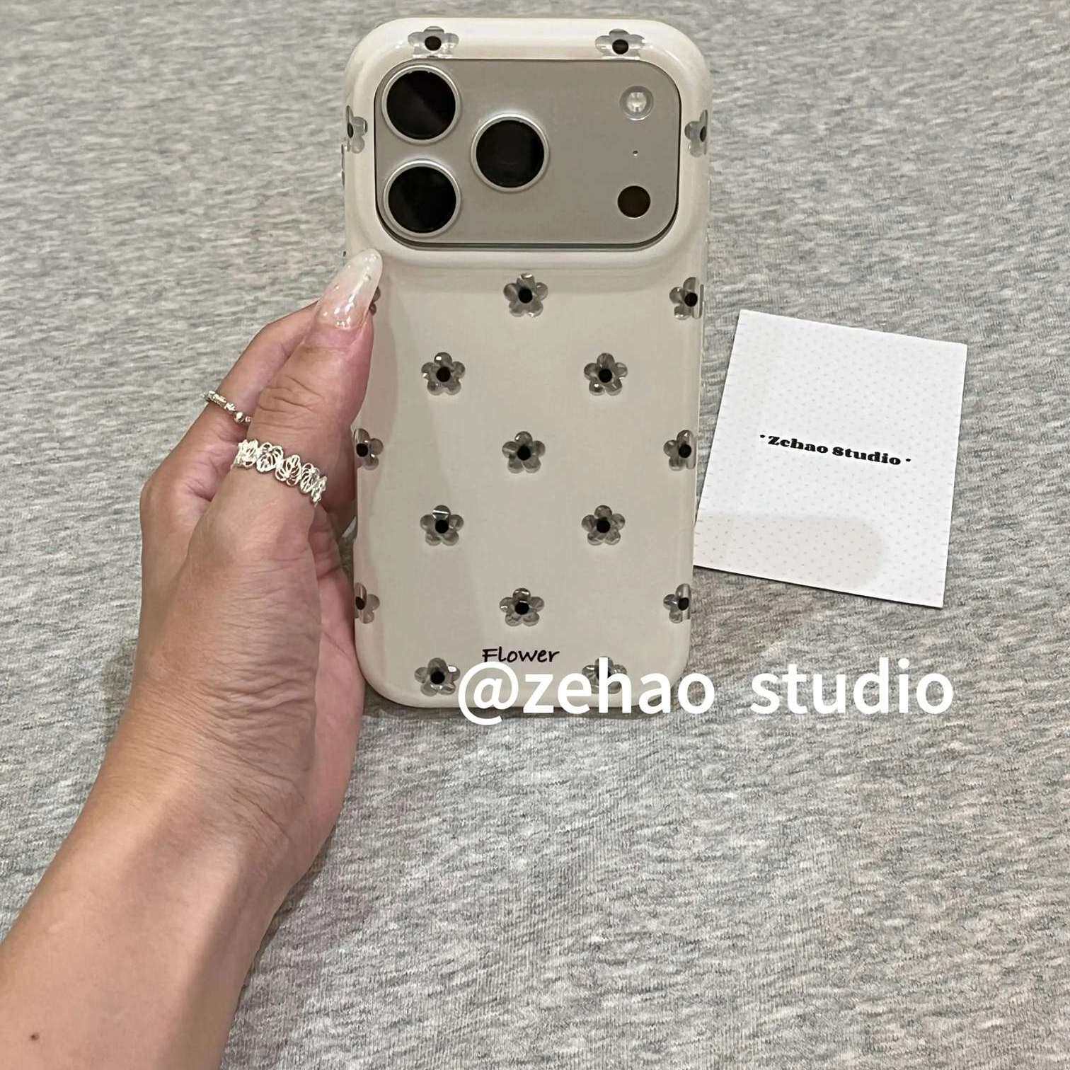 雨柠奶白底满屏银色小碎花适用苹果17promax手机壳iphone16pro新款小清新日韩ins15个性创意14防摔保护套