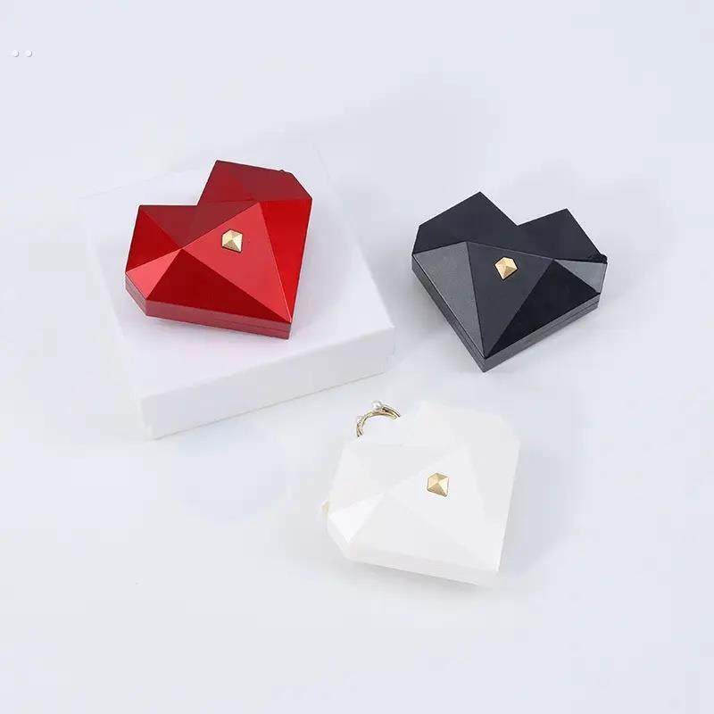 心形戒指盒爱心收纳可自动弹开创意求婚戒指盒求婚表白惊喜首饰盒