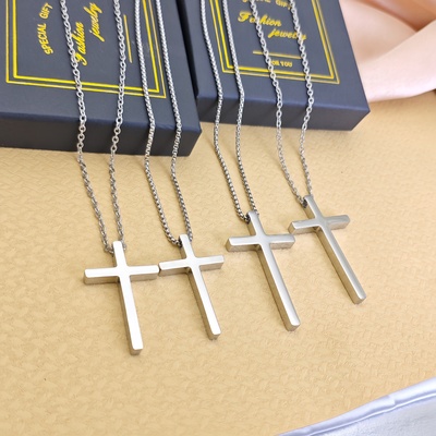 钛钢不掉色十字架项链男轻奢高级感百搭嘻哈长款毛衣链项链配饰女