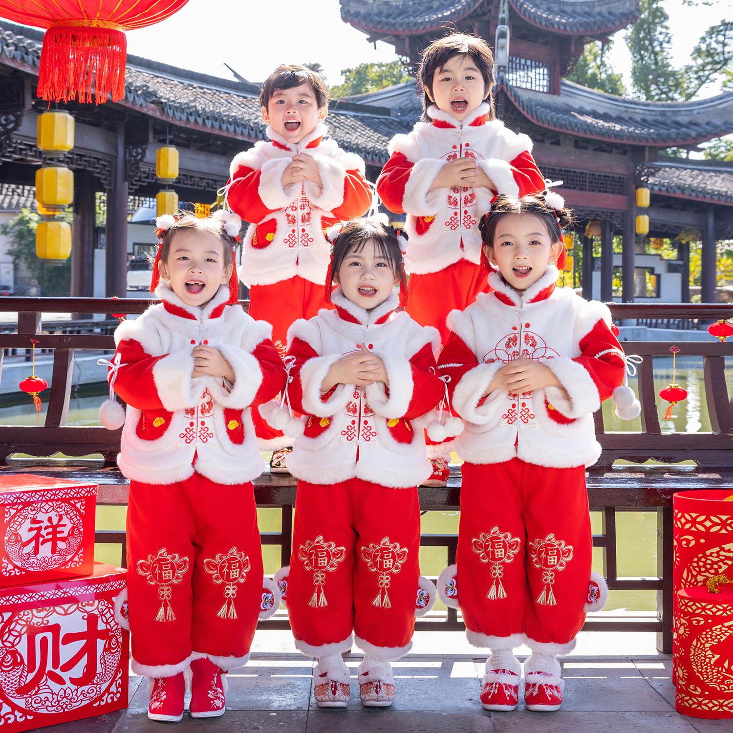 儿童喜庆演出服拜年服加绒加厚男童新年年服女童幼儿园舞蹈表演服