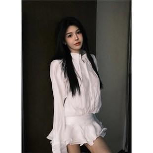 白色衬衫连衣裙女秋冬新款性感浪漫V领气质修身显瘦荷叶边短裙子