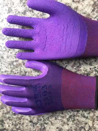 爱戴2303女士小号劳保手套紫色红色发泡胶皮橡胶舒适透气防滑浸塑