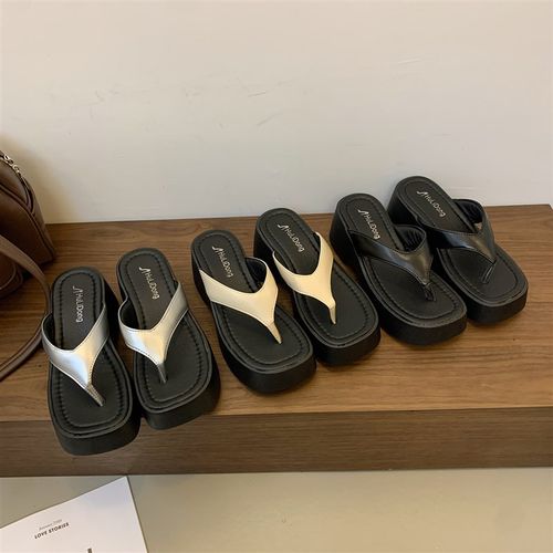 小个子拖鞋女外穿夏季2025新款时尚人字拖外出厚底增高夹趾凉拖鞋