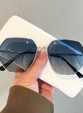 夏季新款多边形渐蓝色太阳镜男女开车防紫外线墨镜偏光圆脸圆形