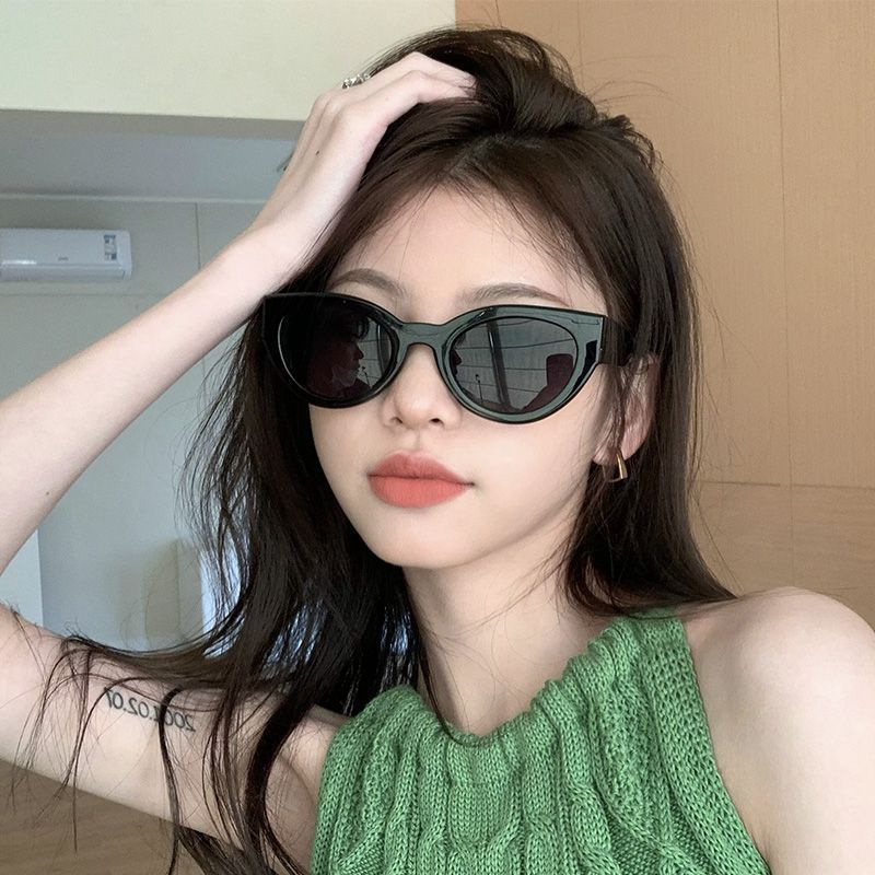 复古猫眼时尚纯色墨镜女夏季防晒显脸小时尚网红太阳镜防紫外线