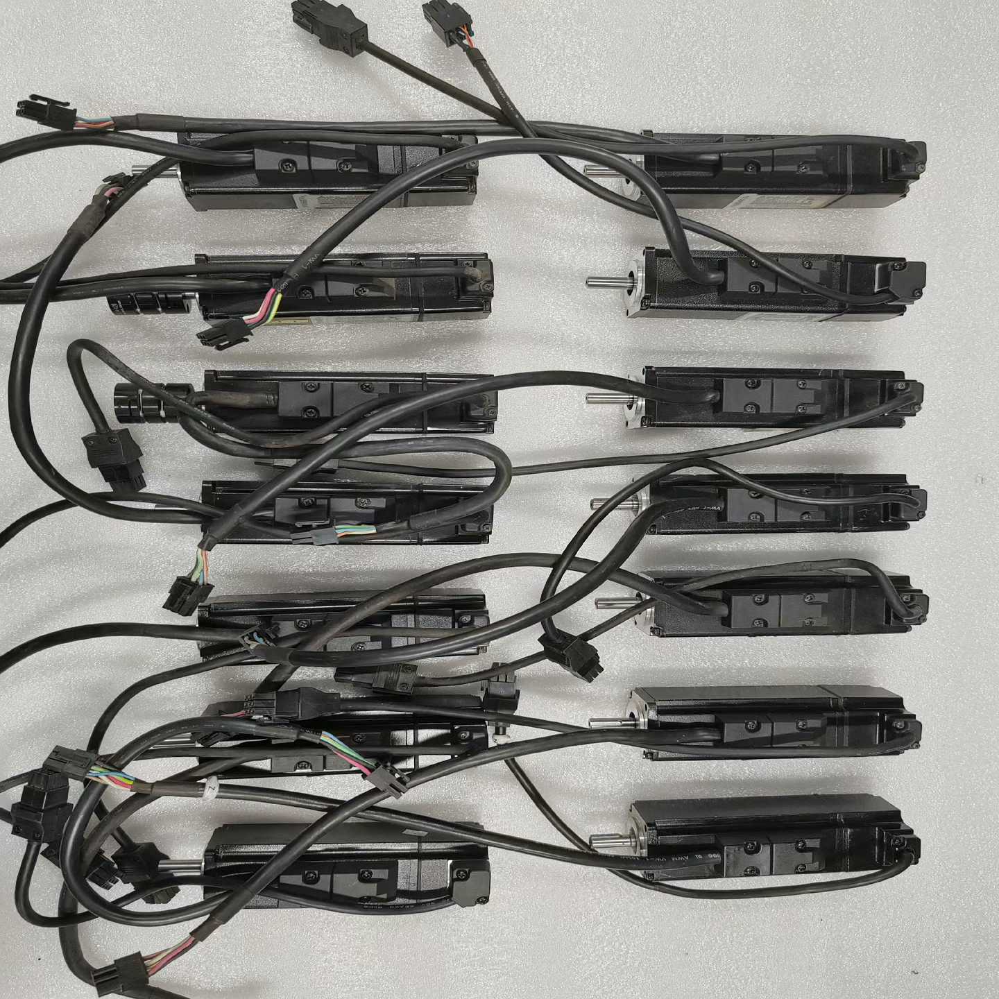 ECMA-C30401FS，台达C3伺服电机100w带刹车，