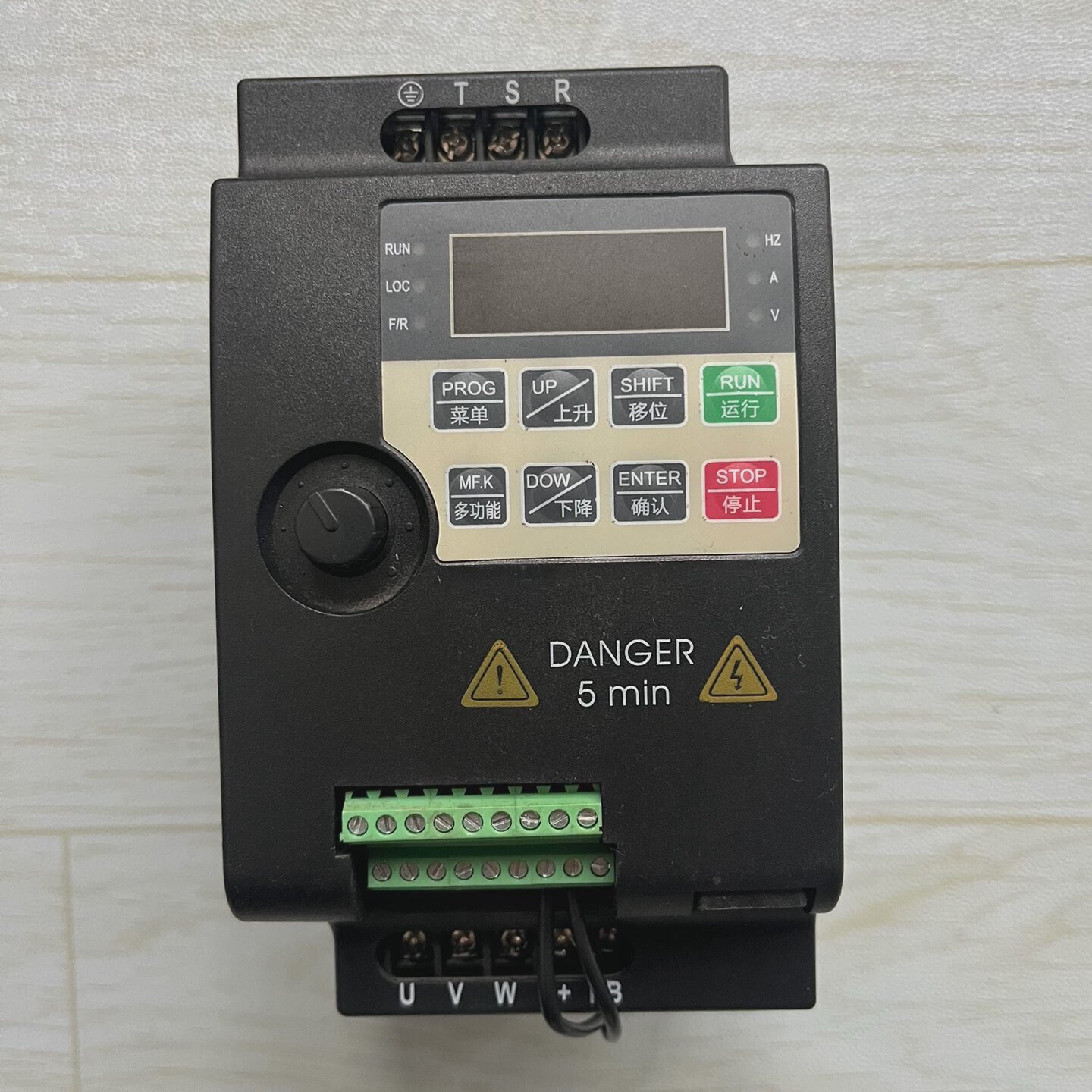 询-中泰威变频器LC600A2R2G4P图片