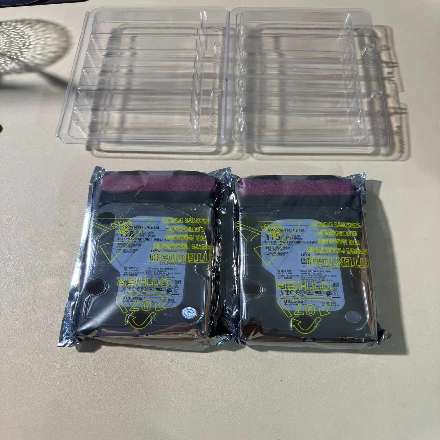 询价宇视1TB服务器硬盘，在保到26年9月