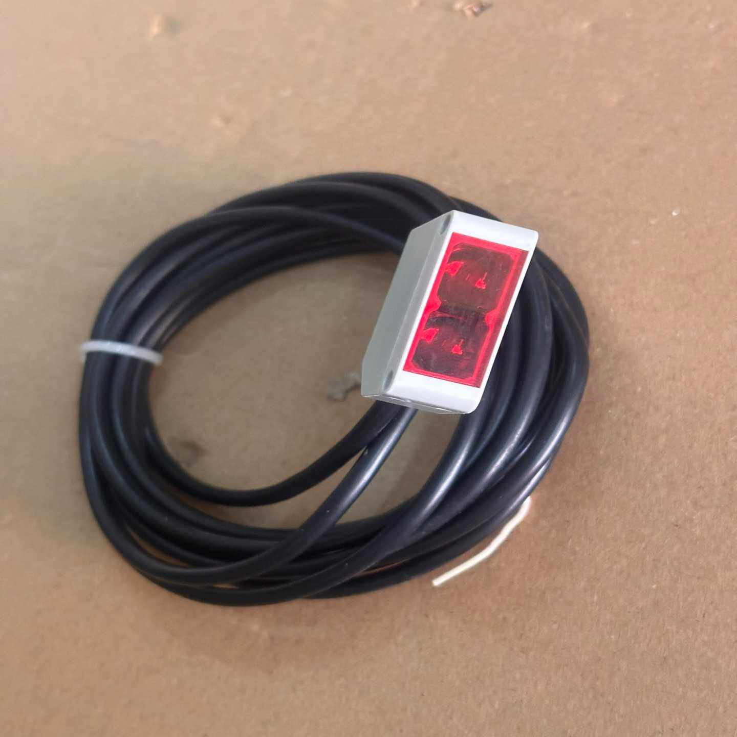 瑞士佳乐PD30CNB20NASA光电开关成色如图，实物--议价商品