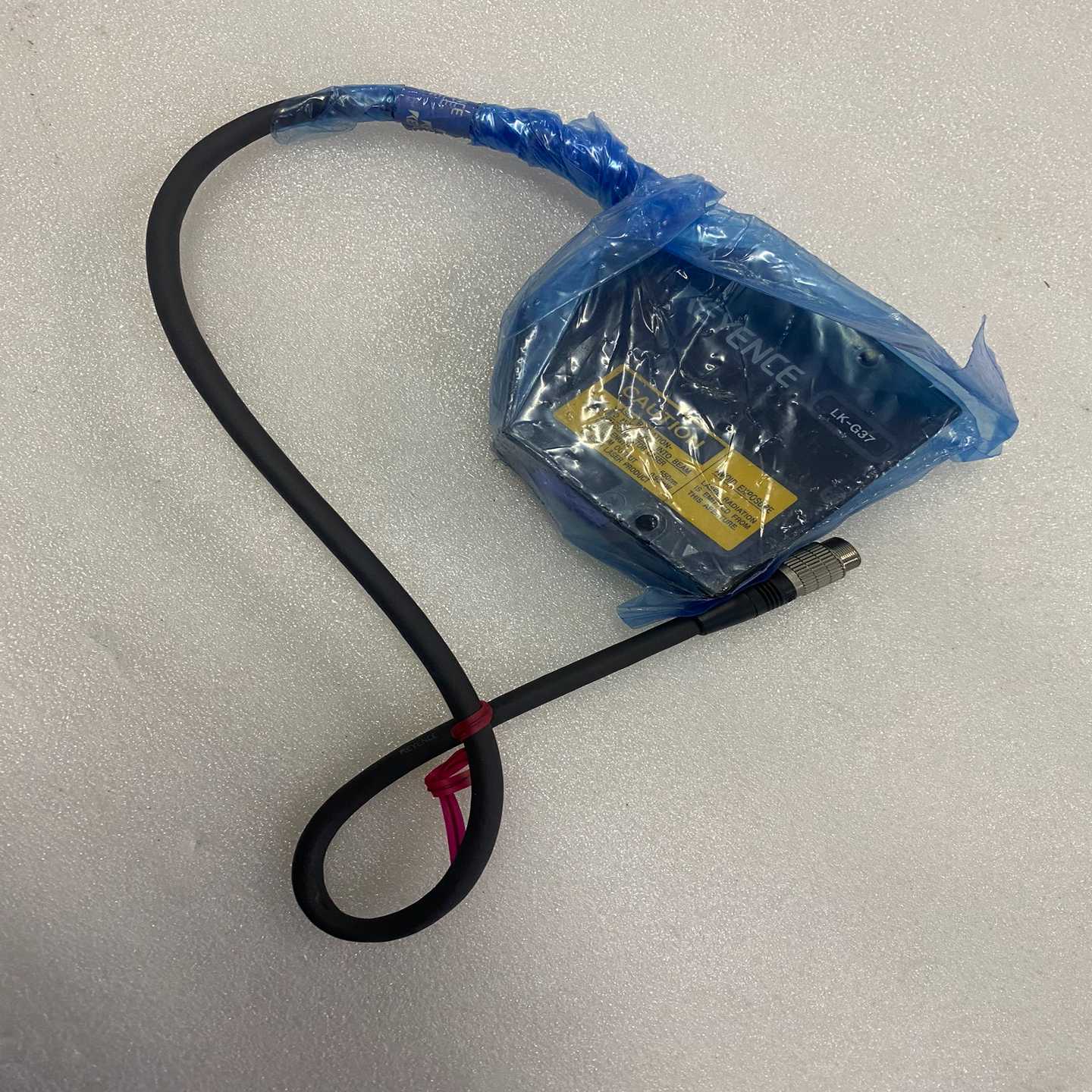 基恩士激光传感器头子LK-G37一个，，东西是仓库存询价