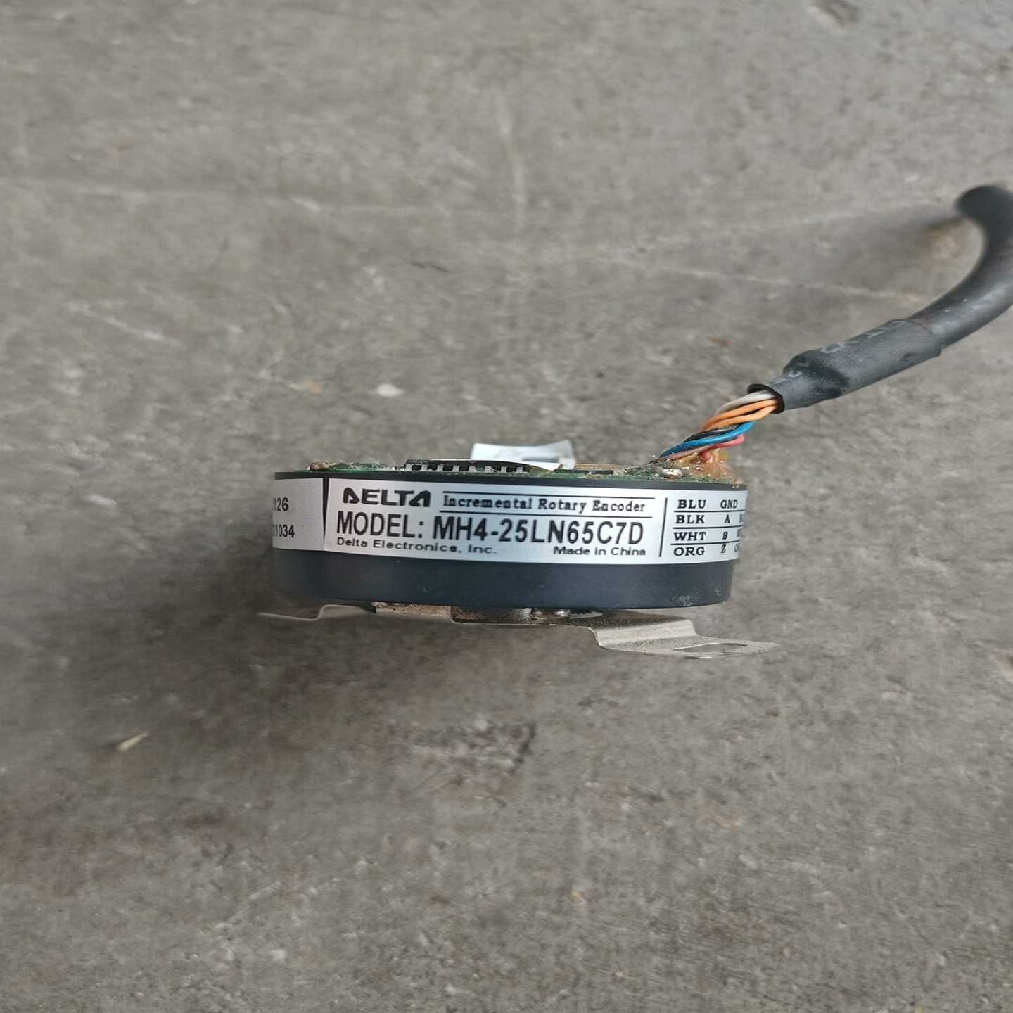 MH4-25LN65C7D台达电机编码器，功能成色如图询价