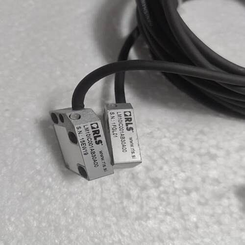 (议价)雷尼绍直线磁栅读数头 LM10IC001AB30A00 实物