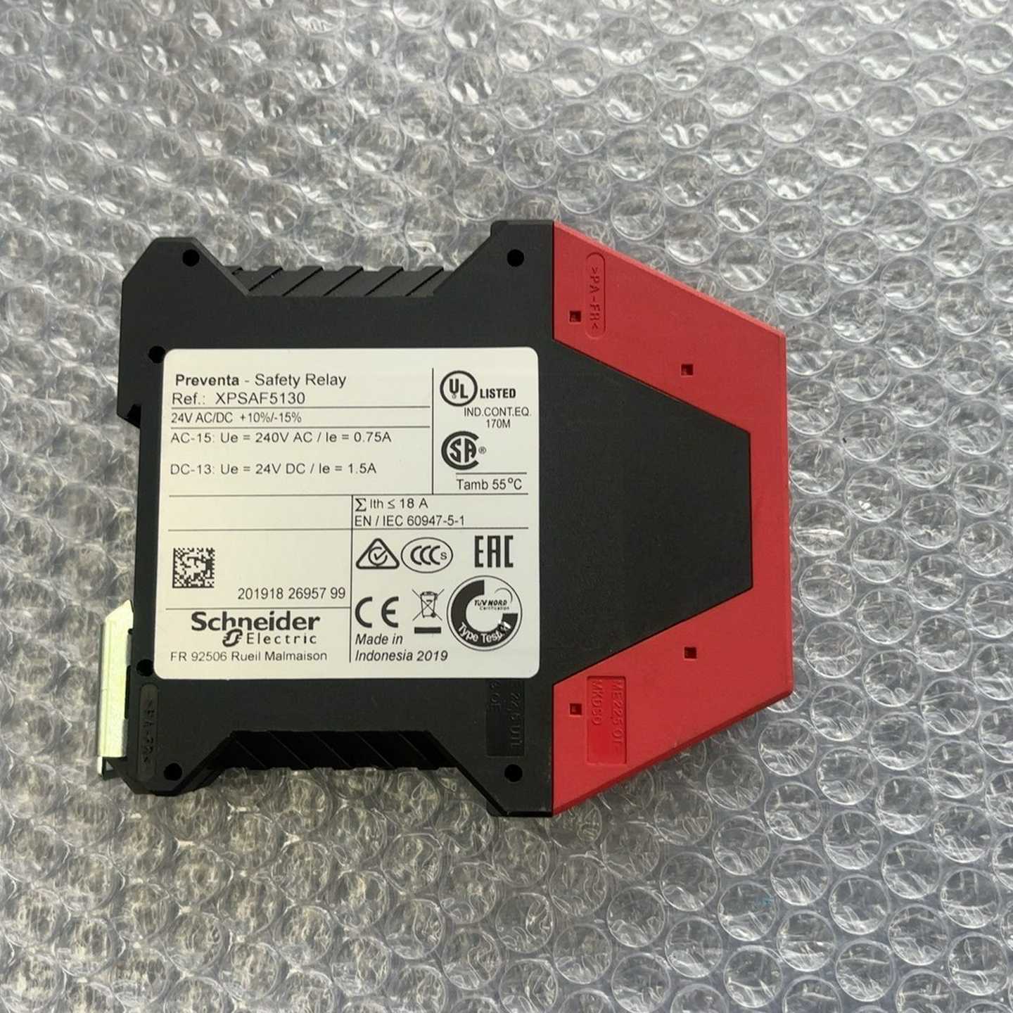 施耐德安全继电器XPSAF5130全新原装进口24VA--议价商品