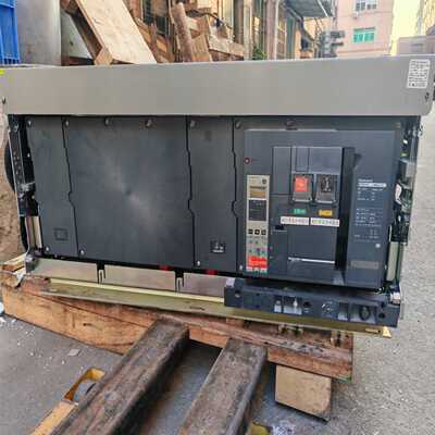 施耐德框架断路器，MT50H1，4p5000a，控制器5.0