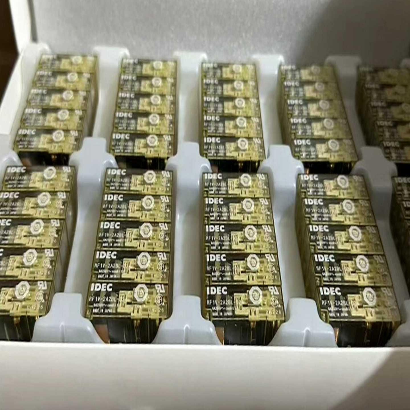 【议价】和泉IDECRF3V-2A2B-D24强制导向继电适用