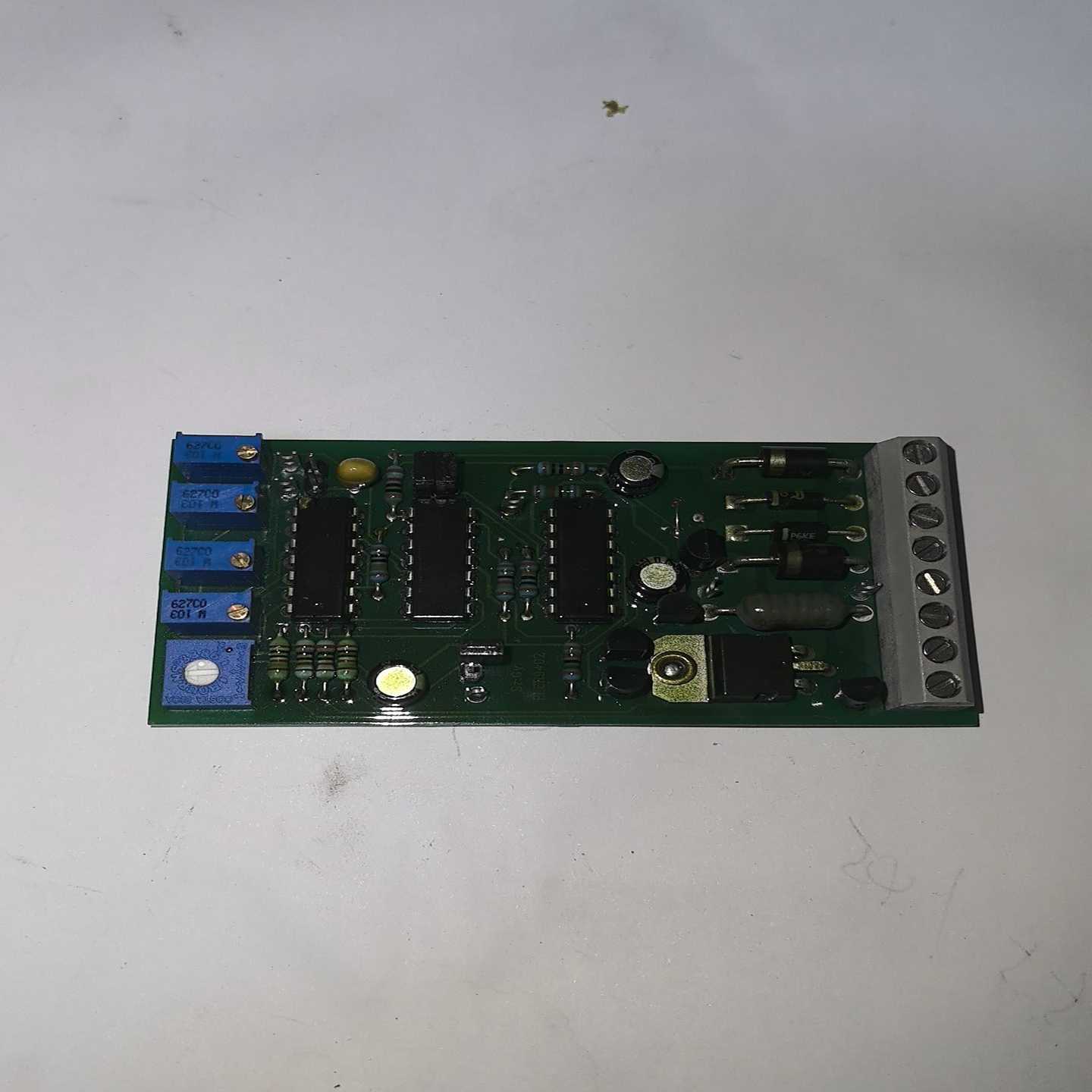 V1M2全新，原包装有点旧，标价-议价