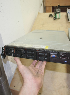 IBMSYSTEMX3550M4服务器E5-26801.80GHZ16GB带3x300GB