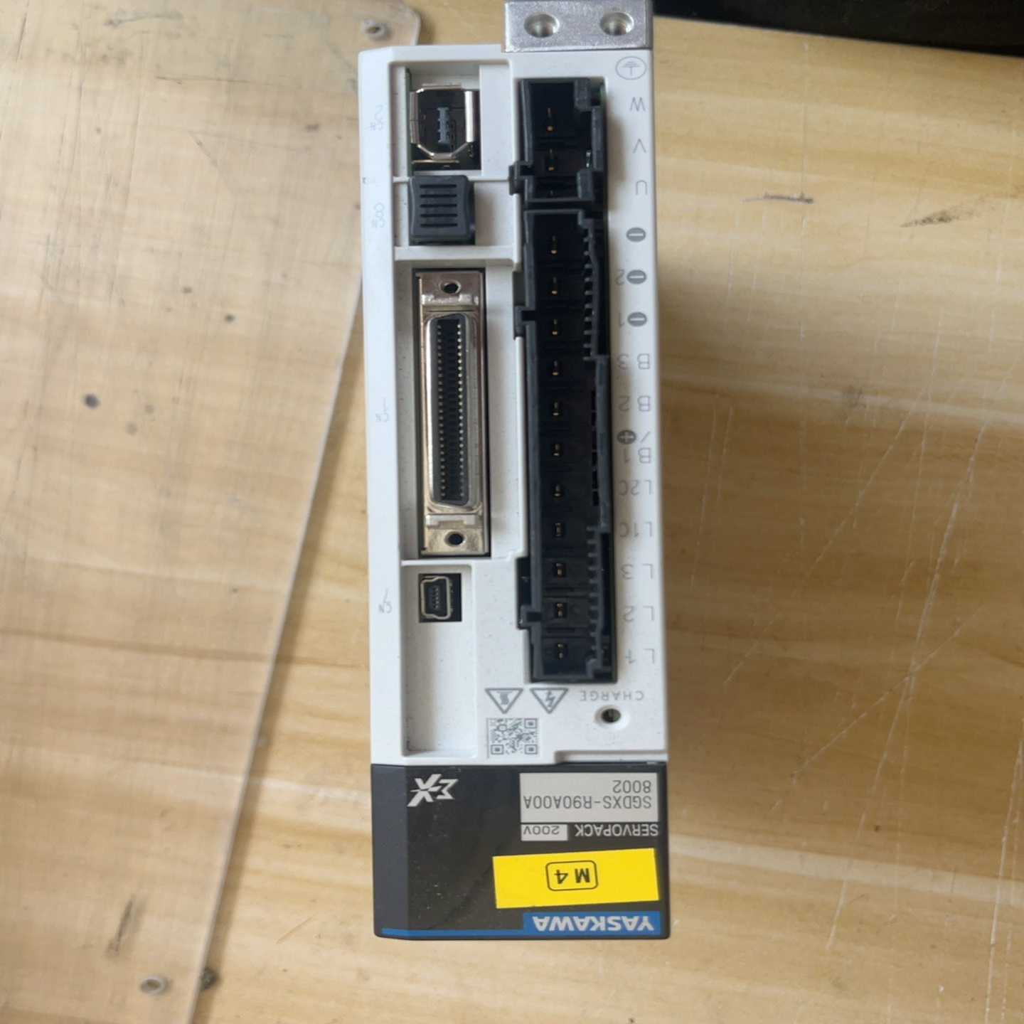 安川100W伺服驱动器SGDXS-R90A00A8002询价