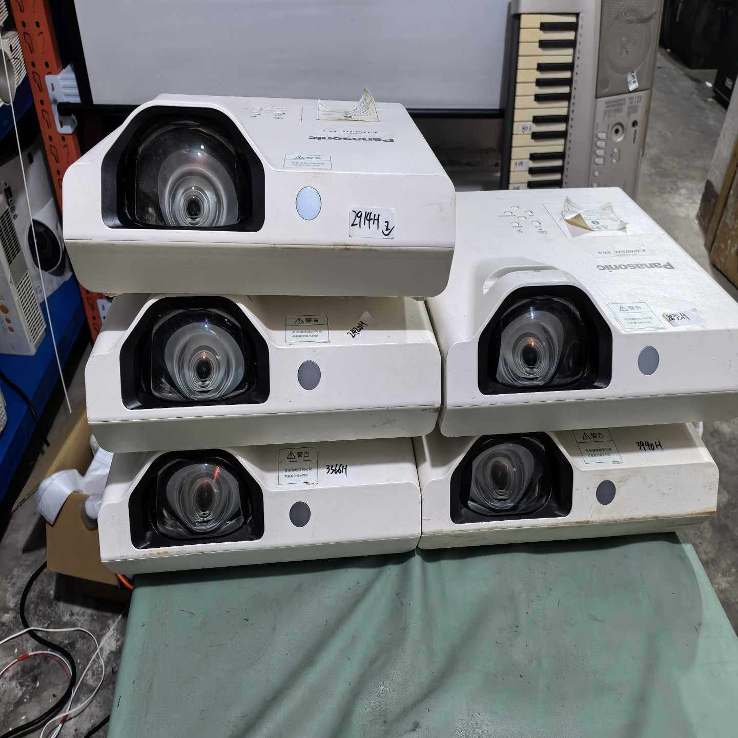 松下PT-X3260STC投影仪4台，正常使用，无配件，32--议价商品