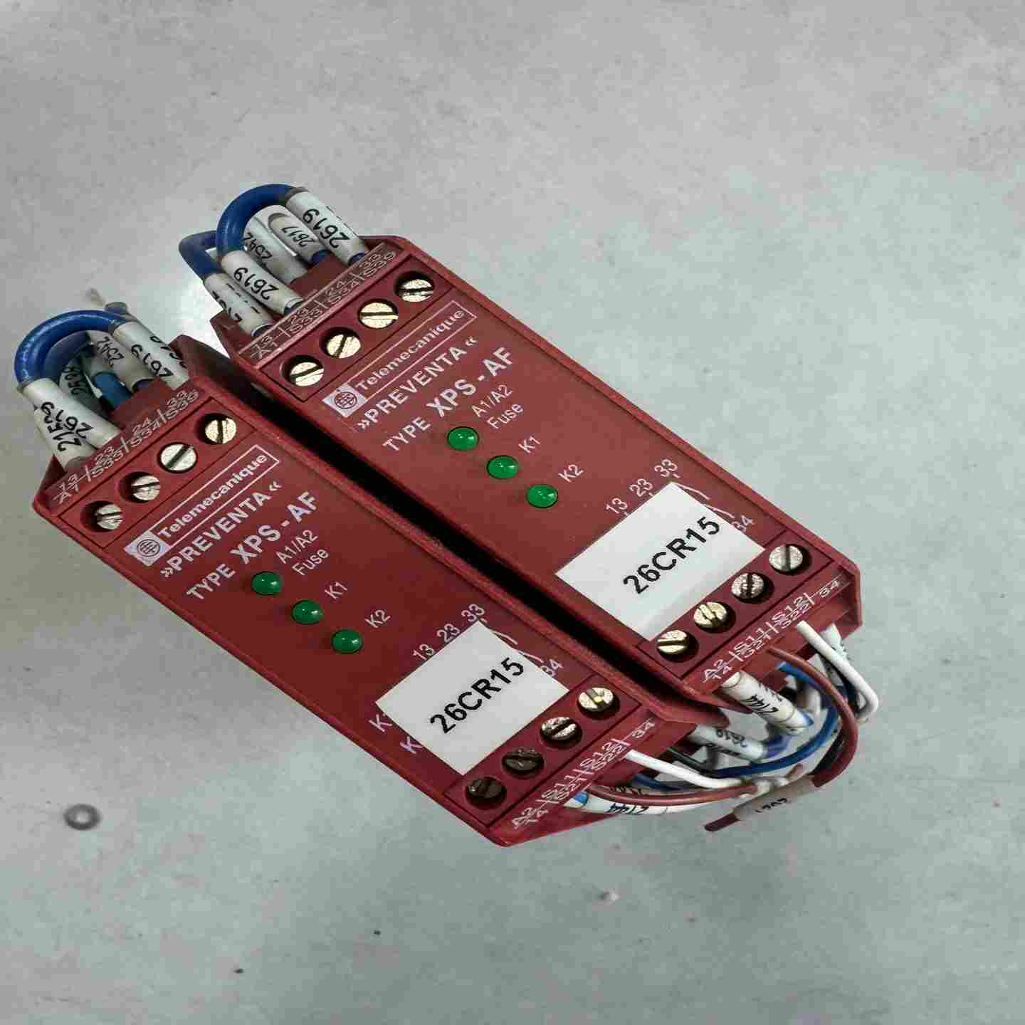 施耐德安全继电器，XPSAF5130，拆机现货，实物拍摄，功--议价