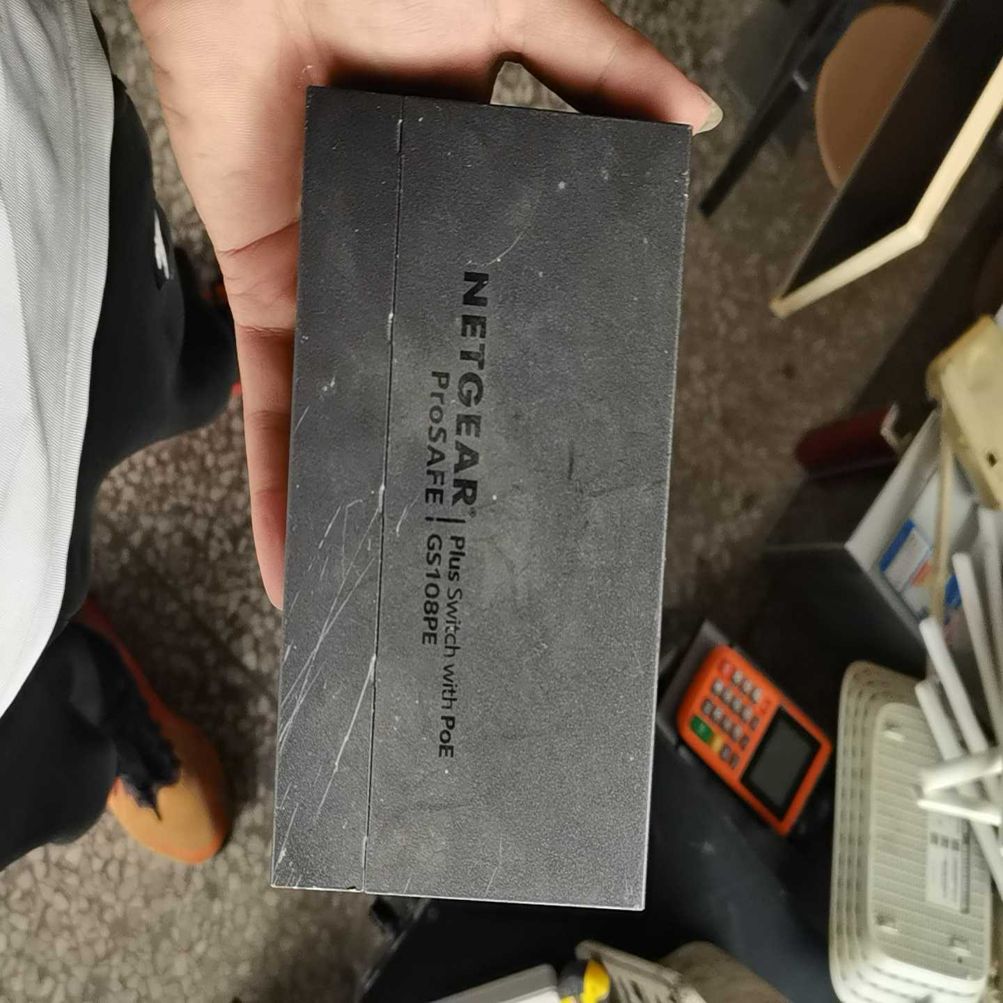 网件GS108PEv3POE供电全千兆交换机--议价商品