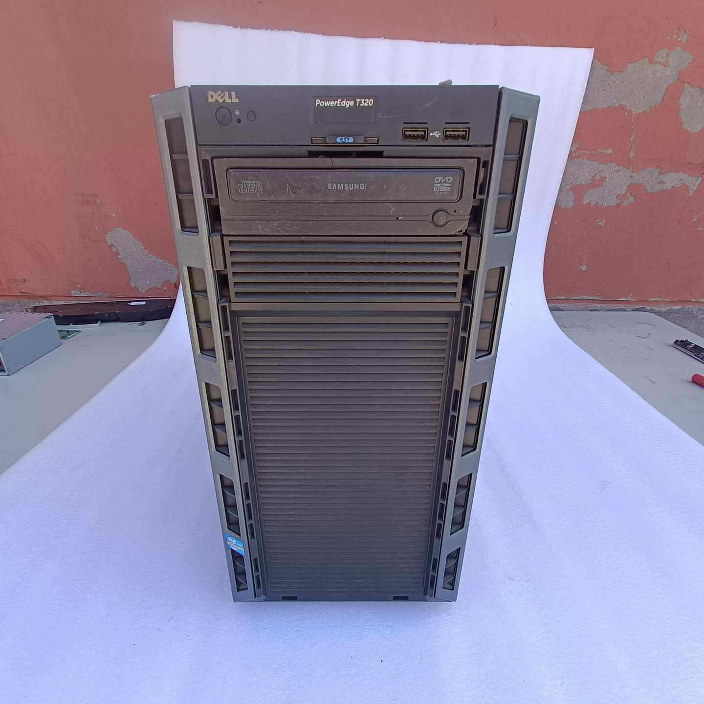 DELL T320工作站  3.5寸4盘位，带H310阵列卡~议价