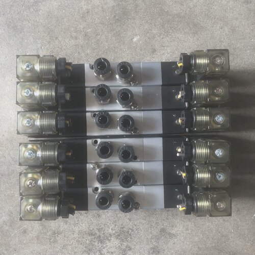 询价-星辰电磁阀4V130C06实图拍摄