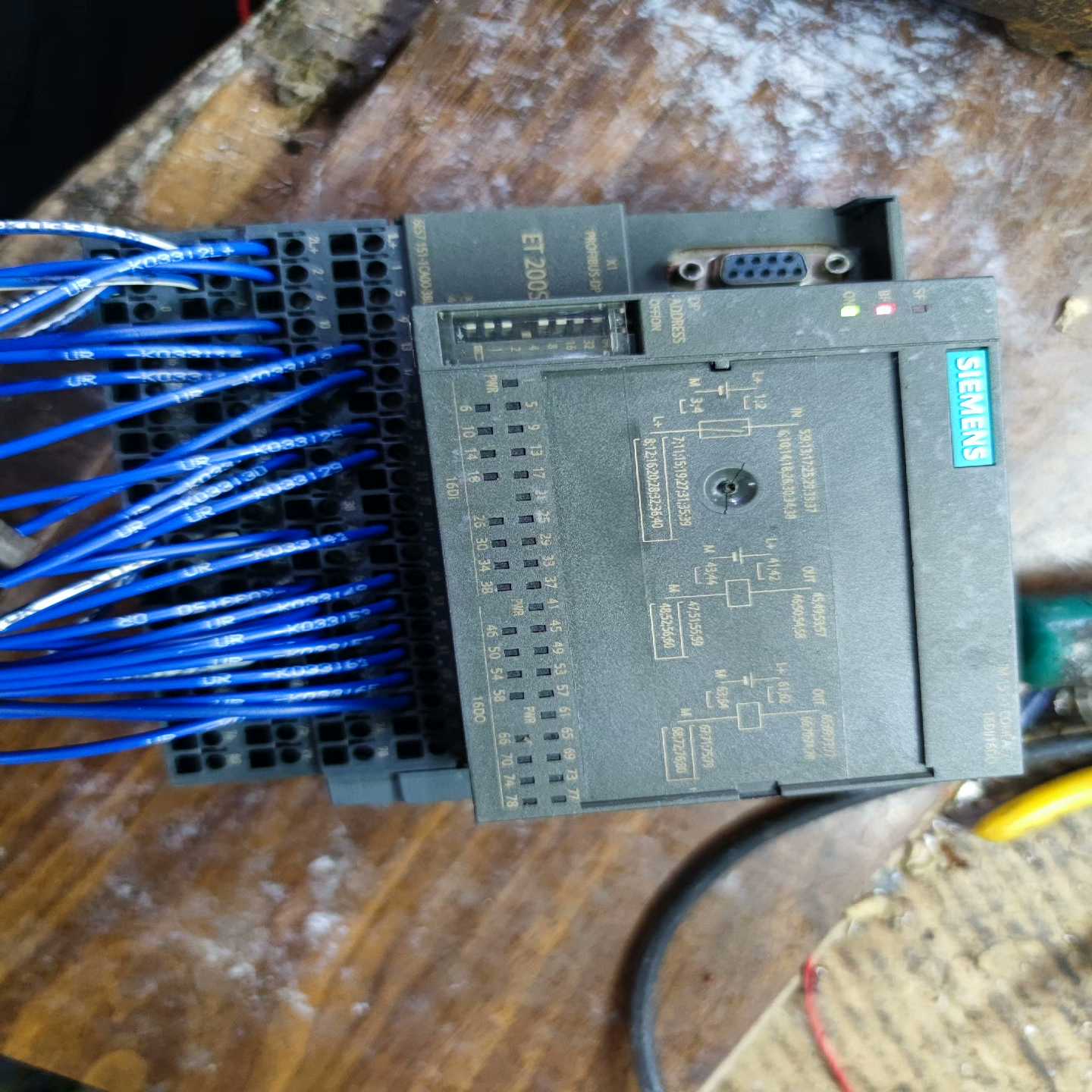 et200s plc模块，通电如图，型号6es7 15~询价