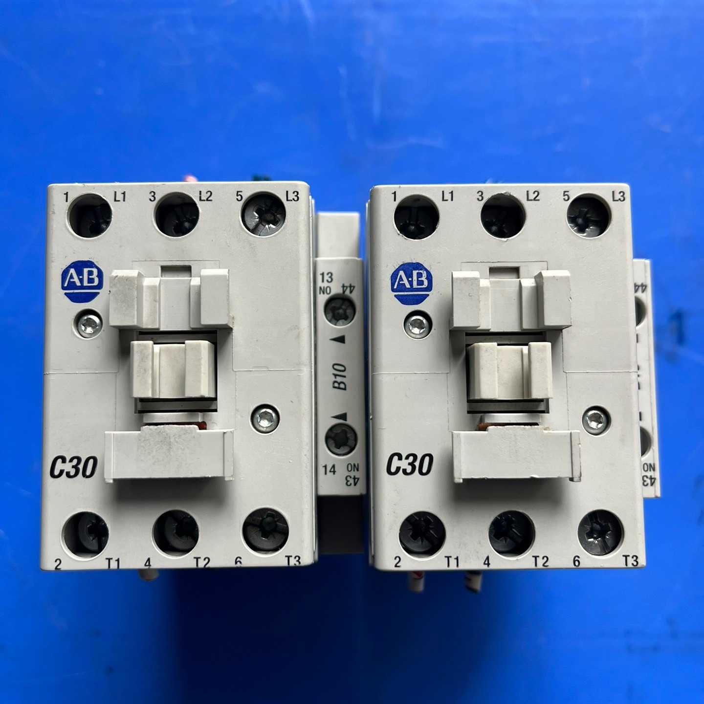 AB罗克韦尔接触器100-C30E*00-议价