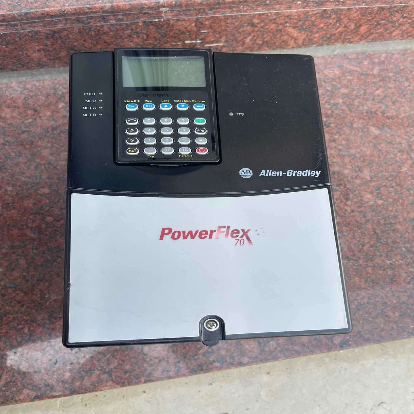 ab变频器20AD011A0。成色很新，、议询价