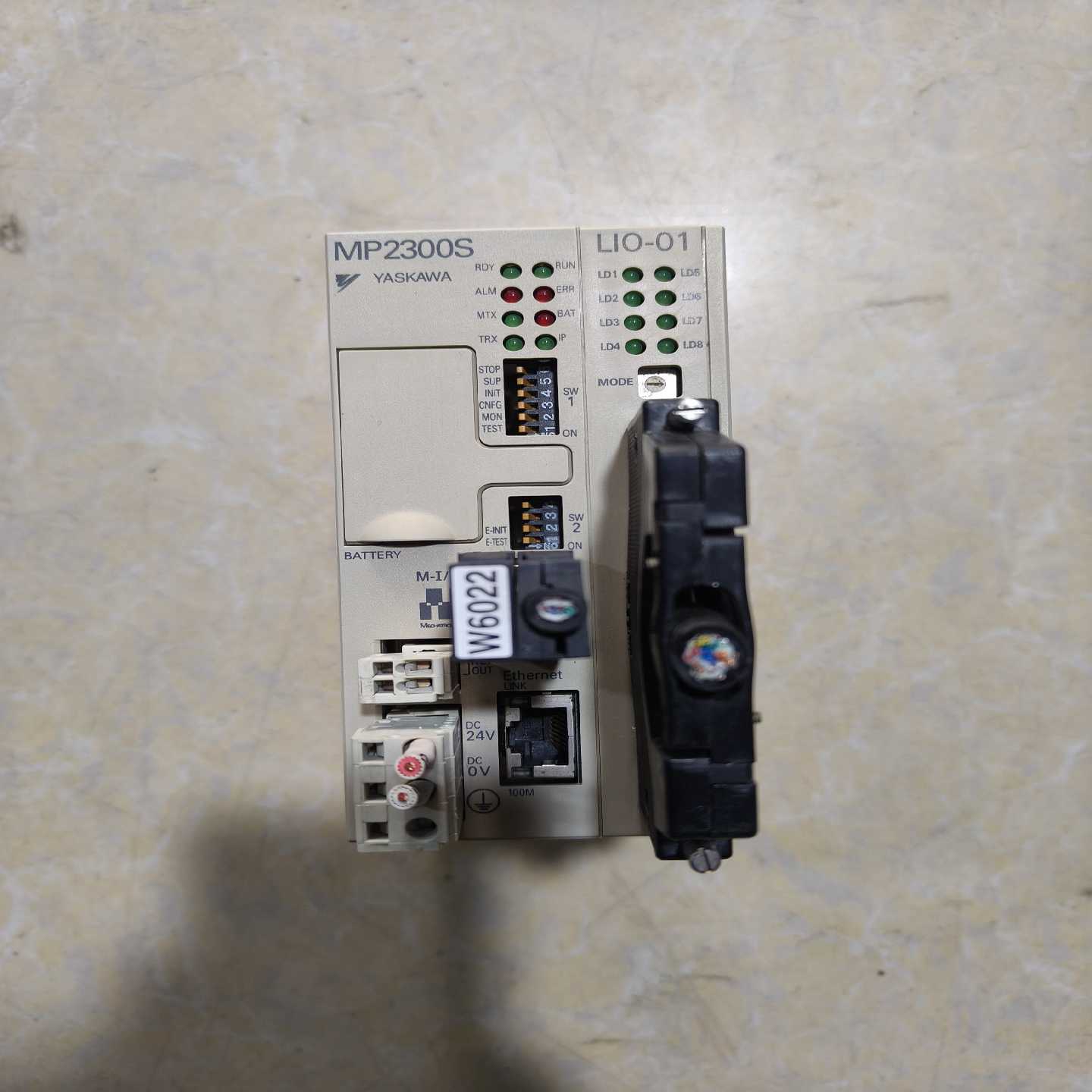 【议价】安川控制器，MP2300S，附带LIO-01，图片质适用