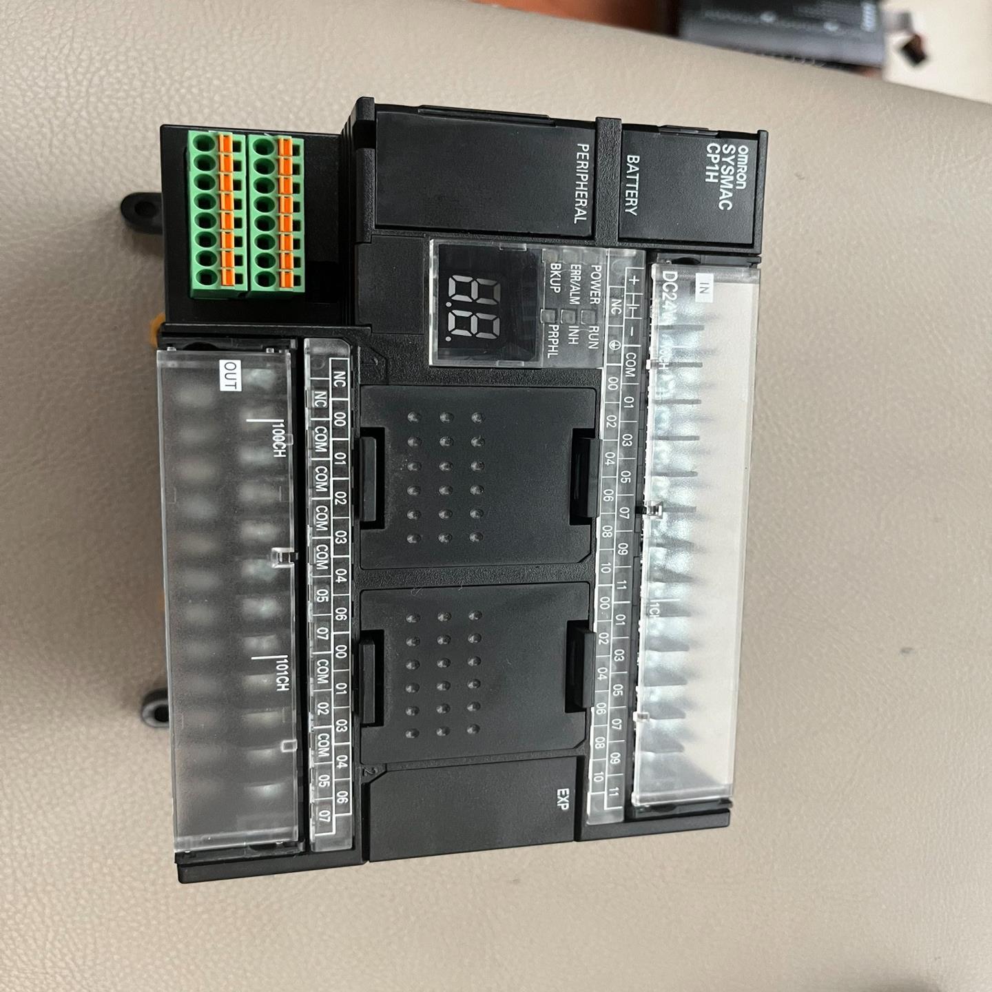 plc cp1h-xa40dt-d，，外观基本（佳毅工控）