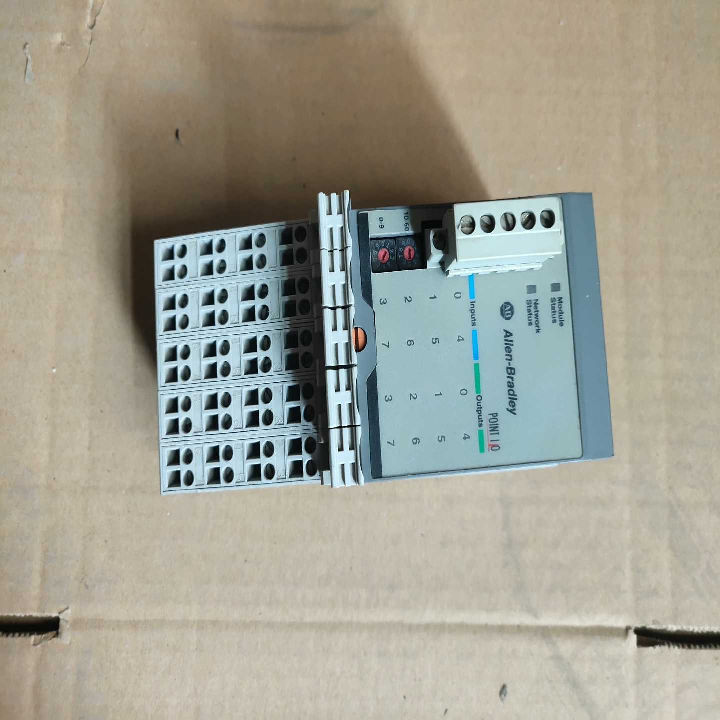 1734D-IB8XOB8E成色如图联系（佳毅工控）