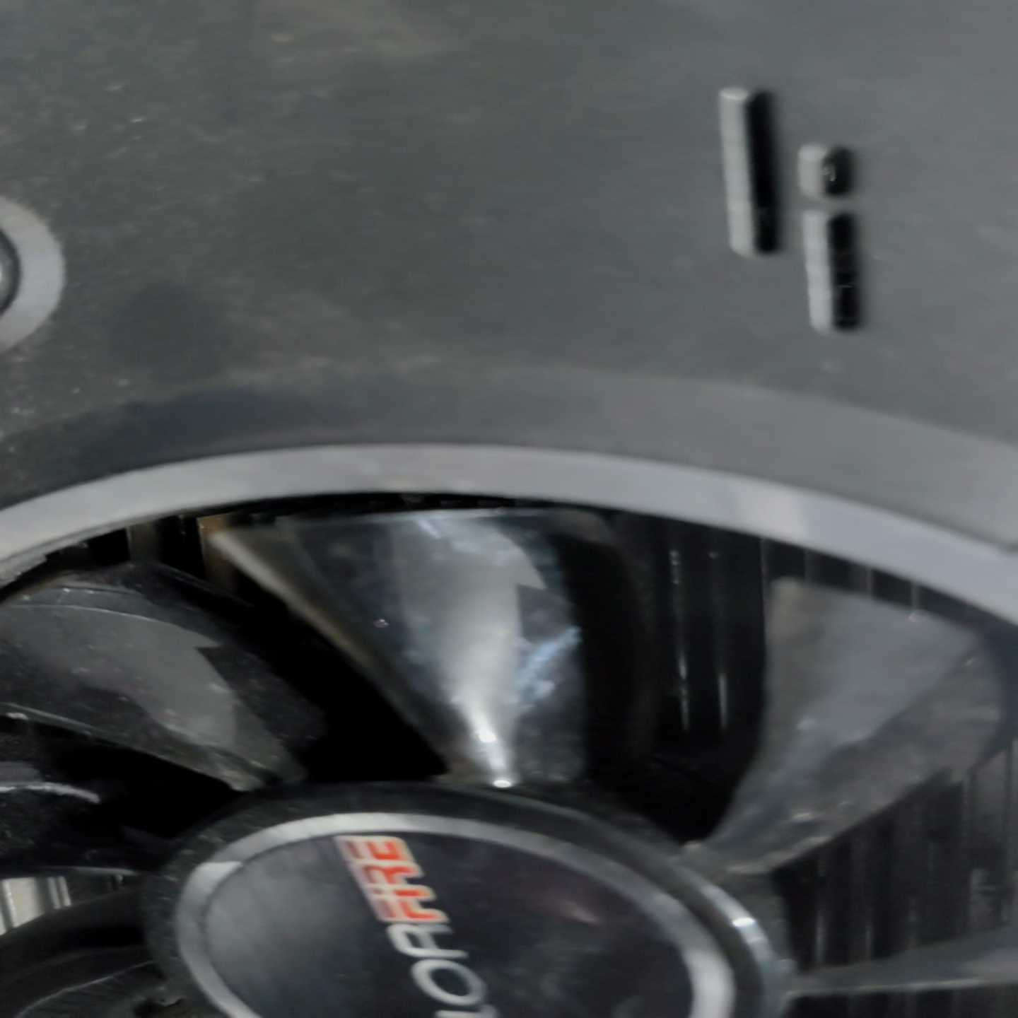 议价r72404gbd5显卡通电风扇不转发出一种滴滴滴的