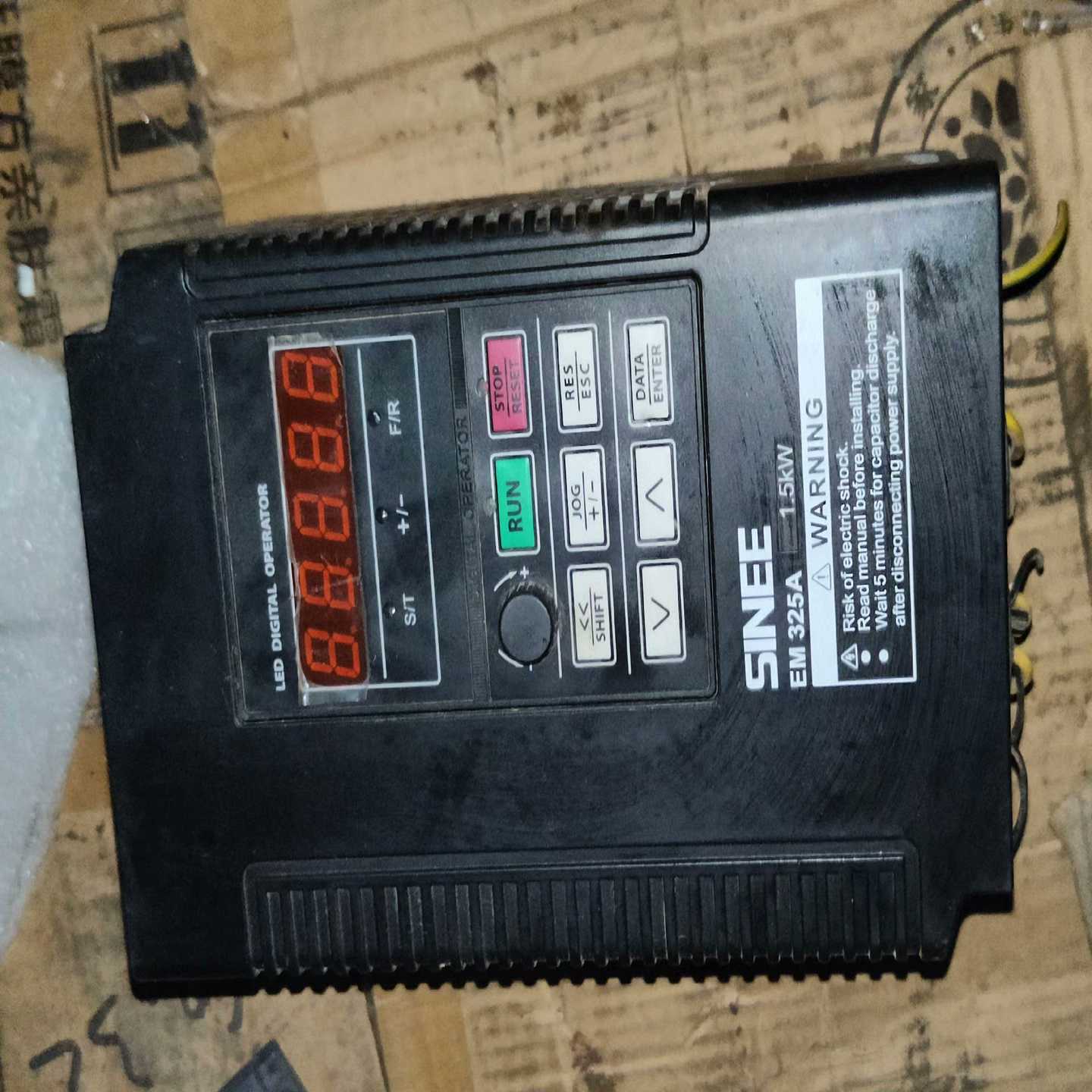 正弦变频器EM325A-1R5-3AB询价