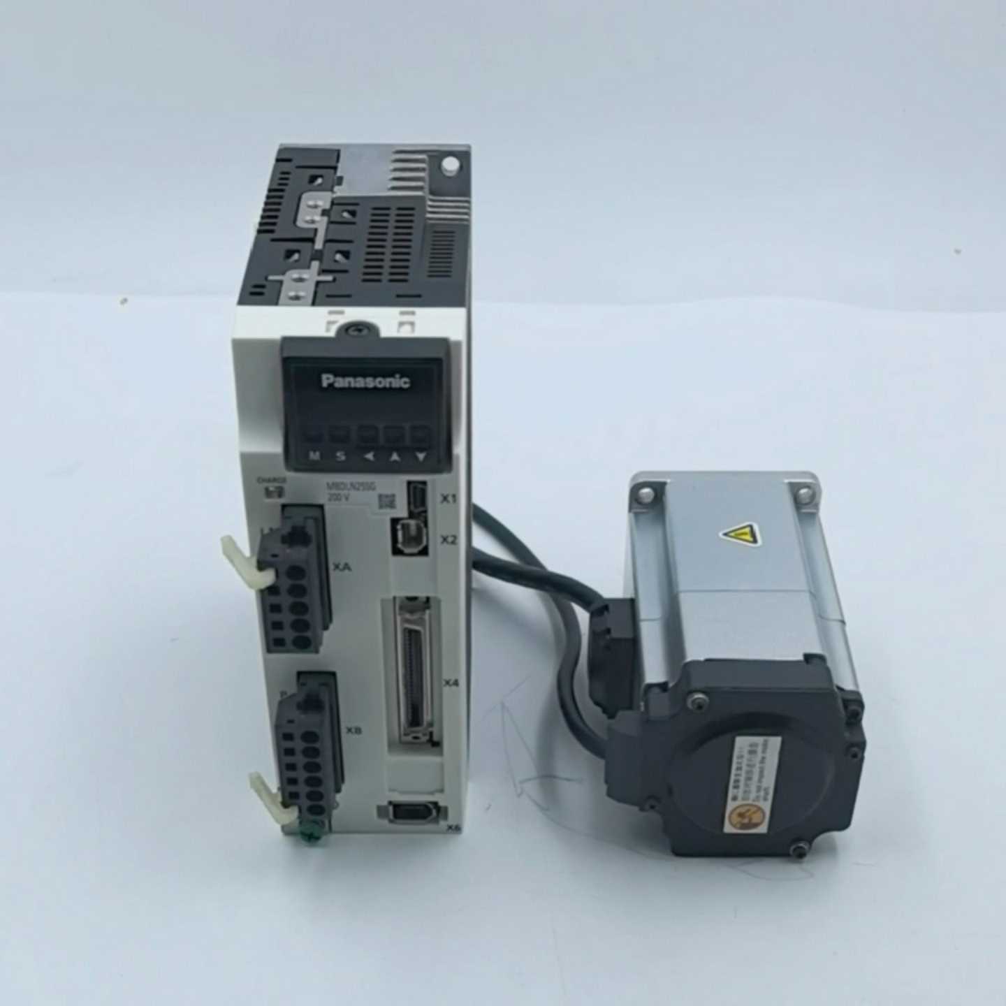 MBDLN25SG松下伺服驱动器，400W功率，200-24--议价商品