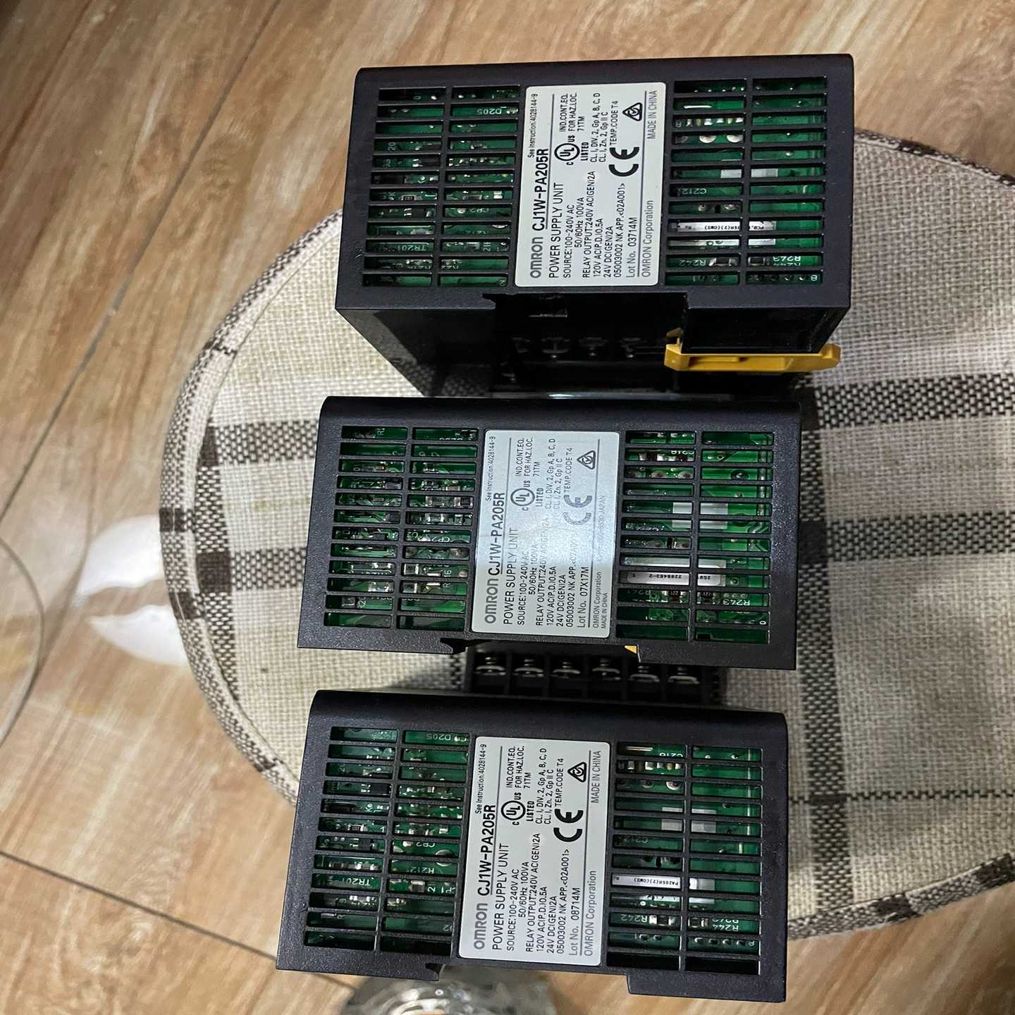 CJ1W-PA205R，PLC电源，成色非常好，功能包询价