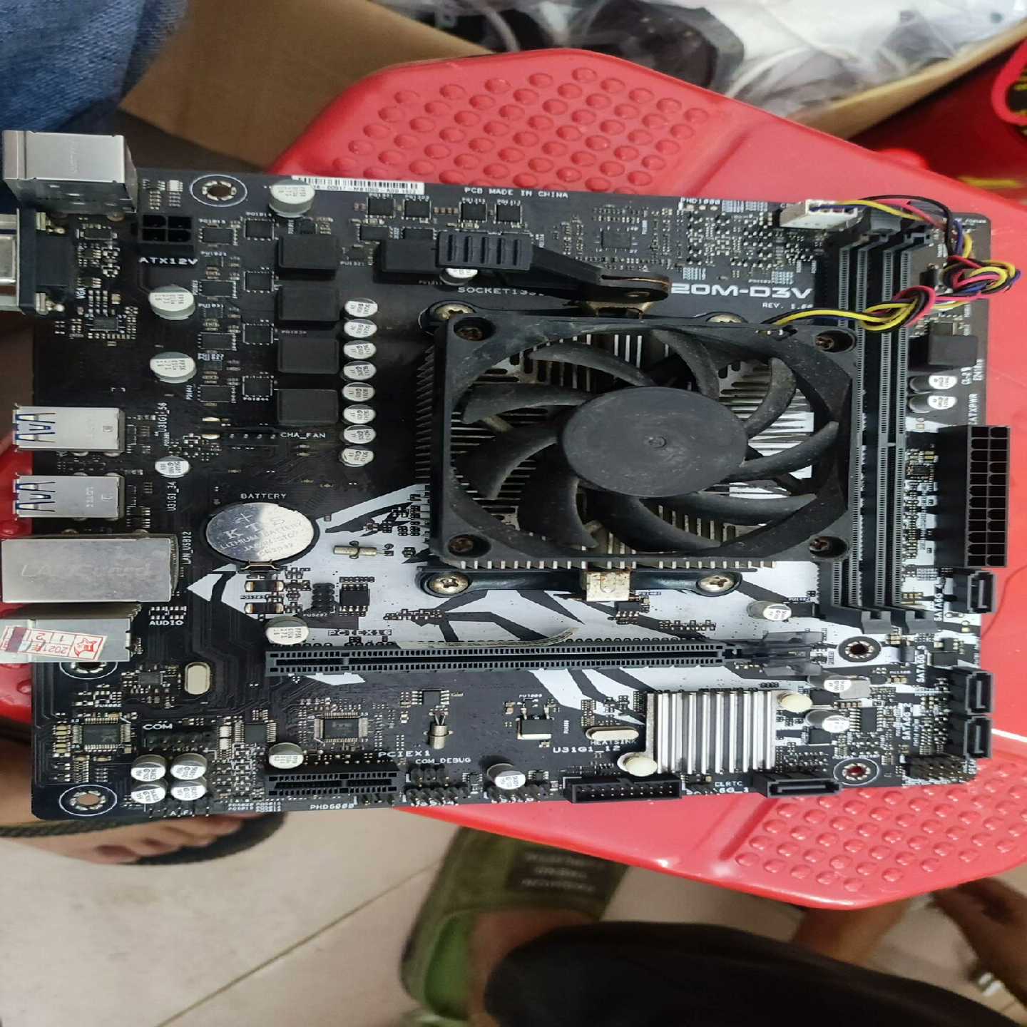 询价华硕圣旗A320M-D3V主板，AMDA8-9600。