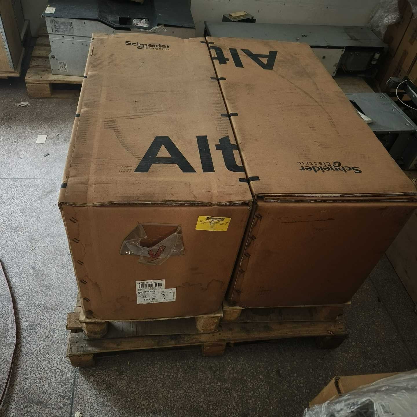 议价ATV930C13N4C变频器132kW现询价