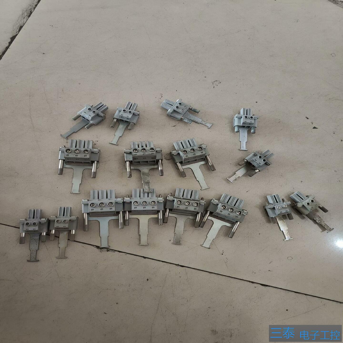 S120系列电源插头成色如图实物，议价