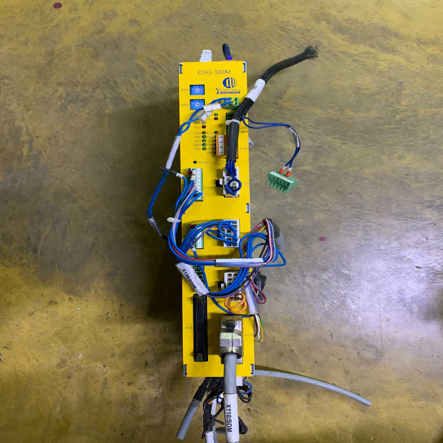 COMAU 柯马 机器人控制器 C5G-SDM 一台（电子设备）