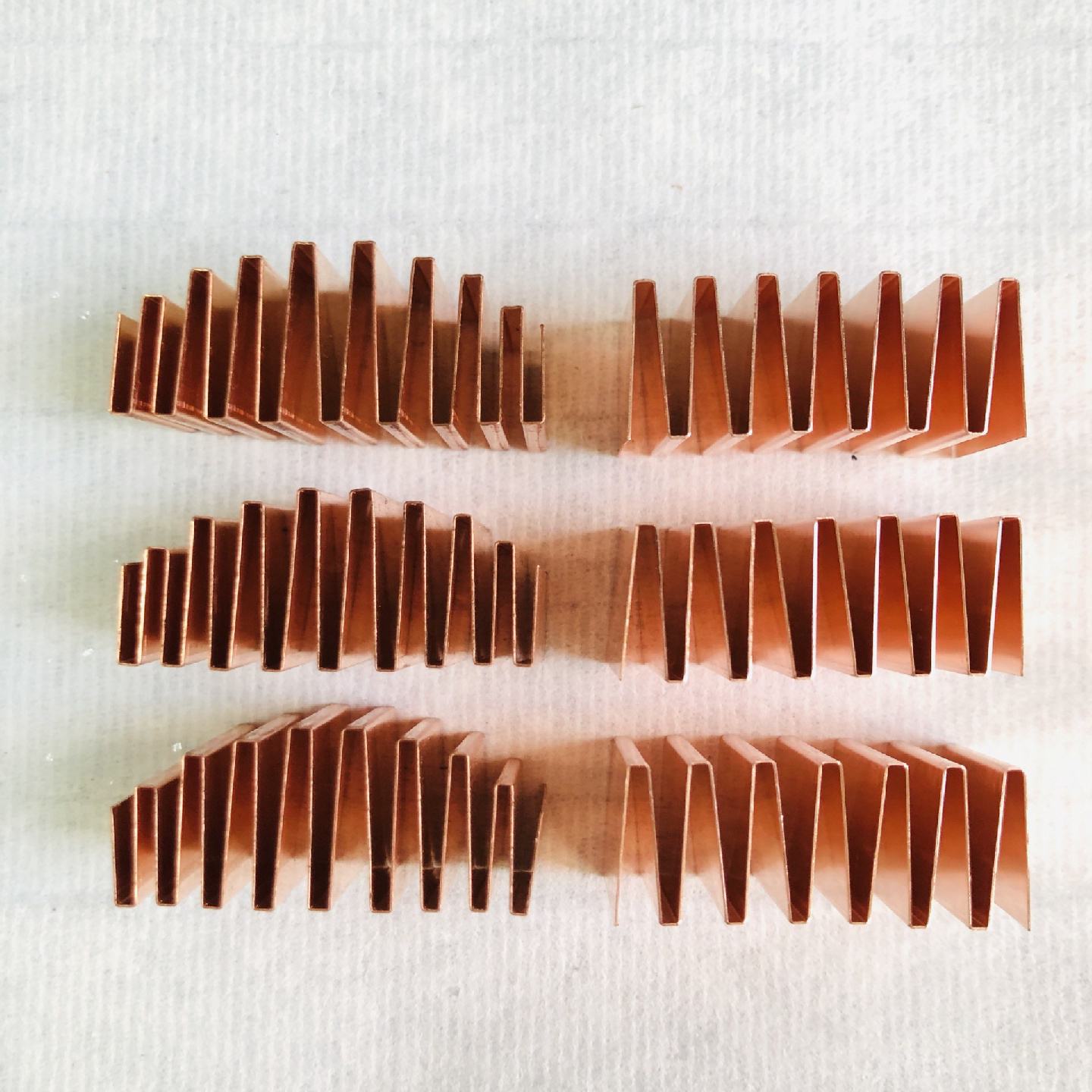 异形弹簧生产加工厂家灯具散热用片弹簧厂家定做车灯散热器铜片