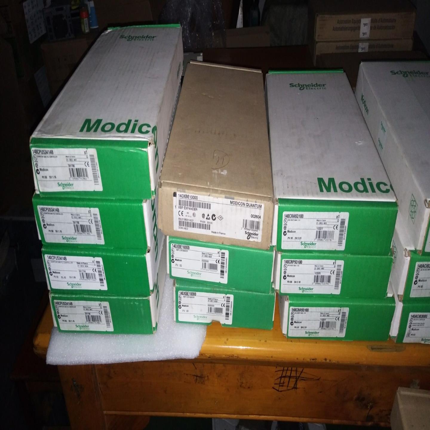 施耐德 140DDI35300 议价 140CPS12420  140DAO84210询价