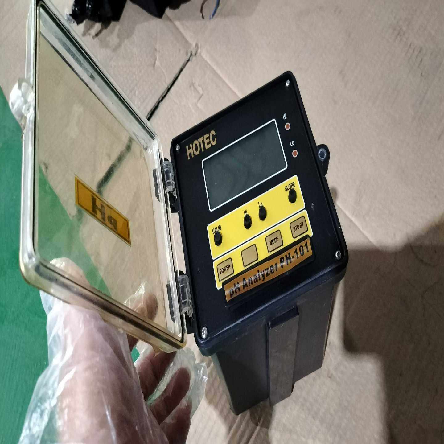 台湾HOTEC合泰PH-101酸碱控制器PH监测仪，实物