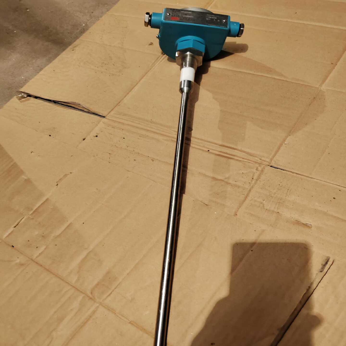 上海宏浪射频导纳物位液位计料位计电E容传感器开关量信号24V询价